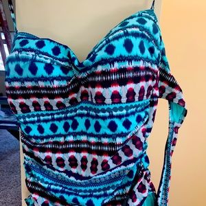 La Blanca never worn swim suit!! Size 16!